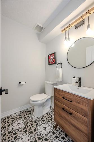 11-311 Woolwich Street, Waterloo, ON - Indoor Photo Showing Bathroom