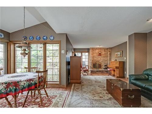 1296 Cumnock Crescent, Oakville, ON - Indoor Photo Showing Dining Room