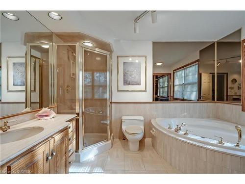 1296 Cumnock Crescent, Oakville, ON - Indoor Photo Showing Bathroom