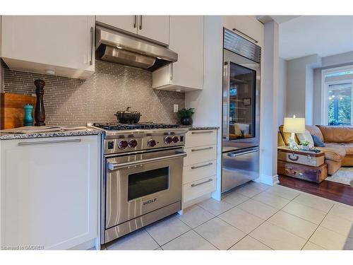 29 Premium Way, Mississauga, ON - Indoor Photo Showing Kitchen With Upgraded Kitchen