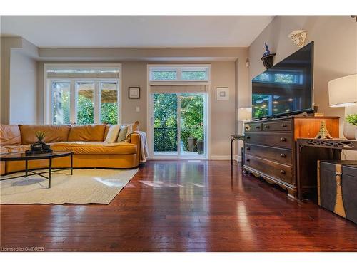 29 Premium Way, Mississauga, ON - Indoor Photo Showing Living Room