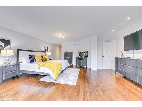 3401 Water Lily Court, Mississauga, ON - Indoor Photo Showing Bedroom