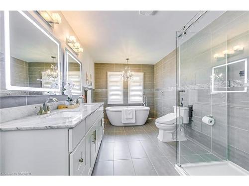 3401 Water Lily Court, Mississauga, ON - Indoor Photo Showing Bathroom