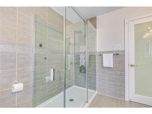 3401 Water Lily Court, Mississauga, ON - Indoor Photo Showing Bathroom