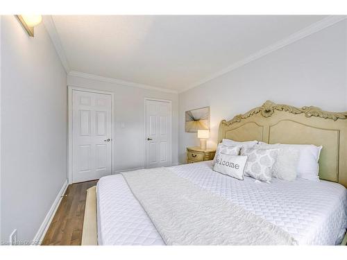 3401 Water Lily Court, Mississauga, ON - Indoor Photo Showing Bedroom