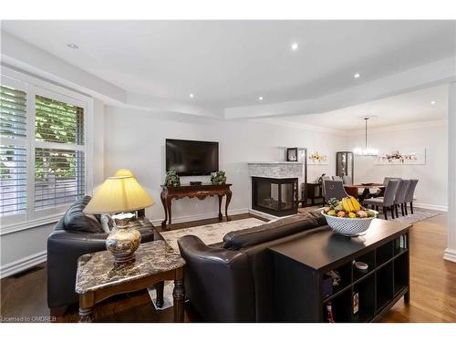 1195 Crestdale Road, Mississauga, ON - Indoor Photo Showing Living Room With Fireplace