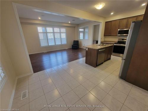 7989 Odell Crescent, Niagara Falls, ON - Indoor Photo Showing Kitchen