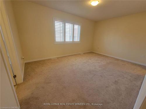 7989 Odell Crescent, Niagara Falls, ON - Indoor Photo Showing Other Room