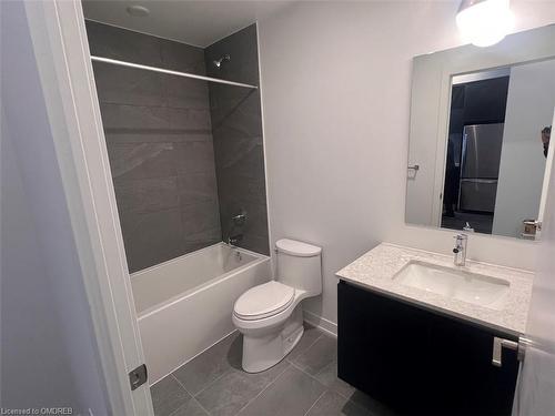 127-395 Dundas Street W, Oakville, ON - Indoor Photo Showing Bathroom