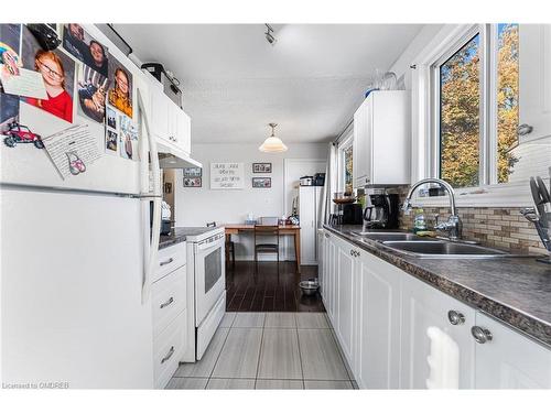 49 Hill Park Lane, St. Catharines, ON - Indoor Photo Showing Kitchen With Double Sink