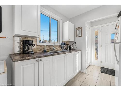 49 Hill Park Lane, St. Catharines, ON - Indoor Photo Showing Kitchen With Double Sink