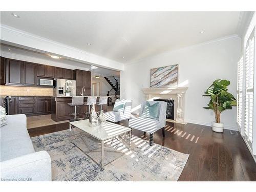 3168 Watercliffe Court, Oakville, ON - Indoor Photo Showing Living Room