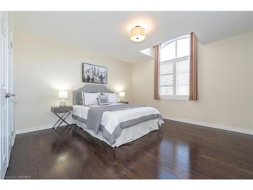 3168 Watercliffe Court, Oakville, ON - Indoor Photo Showing Bedroom