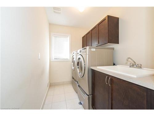 3168 Watercliffe Court, Oakville, ON - Indoor Photo Showing Laundry Room