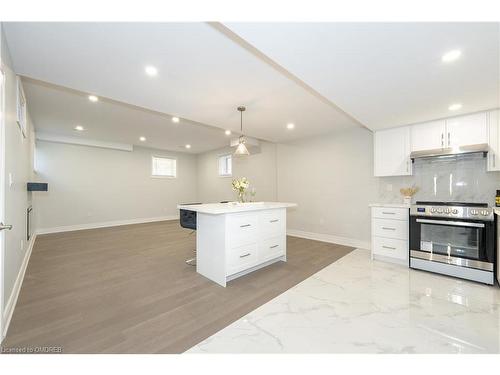 3168 Watercliffe Court, Oakville, ON - Indoor Photo Showing Kitchen