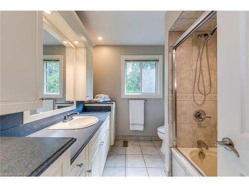 1460 Caulder Drive, Oakville, ON - Indoor Photo Showing Bathroom