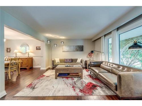 1460 Caulder Drive, Oakville, ON - Indoor Photo Showing Living Room