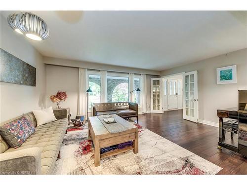 1460 Caulder Drive, Oakville, ON - Indoor Photo Showing Living Room