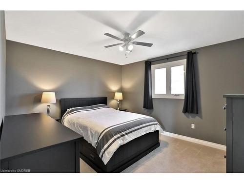 3521 Toffee Street, Burlington, ON - Indoor Photo Showing Bedroom