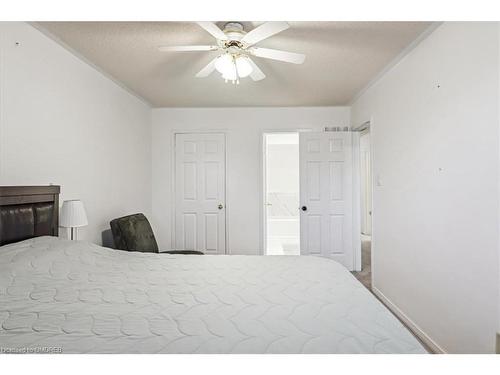 2234 Shipwright Road, Oakville, ON - Indoor Photo Showing Bedroom