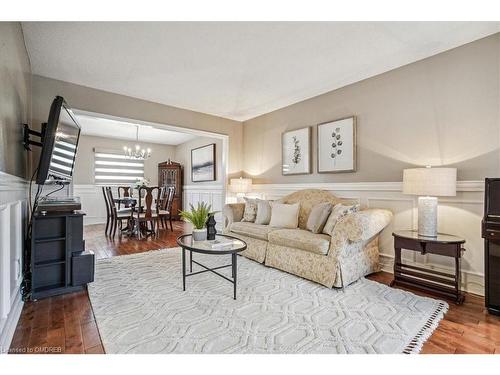 4476 Jenkins Crescent, Mississauga, ON - Indoor Photo Showing Living Room