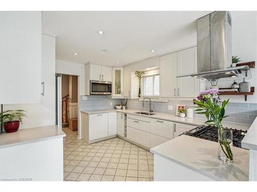 4476 Jenkins Crescent, Mississauga, ON - Indoor Photo Showing Kitchen With Double Sink