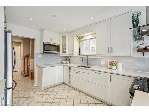 4476 Jenkins Crescent, Mississauga, ON - Indoor Photo Showing Kitchen With Double Sink