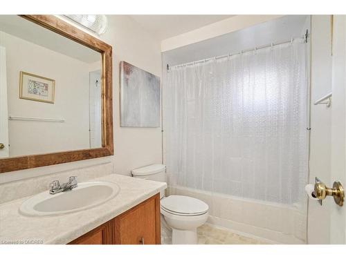 4476 Jenkins Crescent, Mississauga, ON - Indoor Photo Showing Bathroom