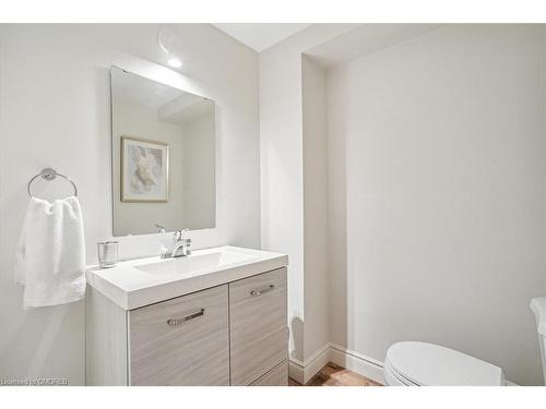 4476 Jenkins Crescent, Mississauga, ON - Indoor Photo Showing Bathroom