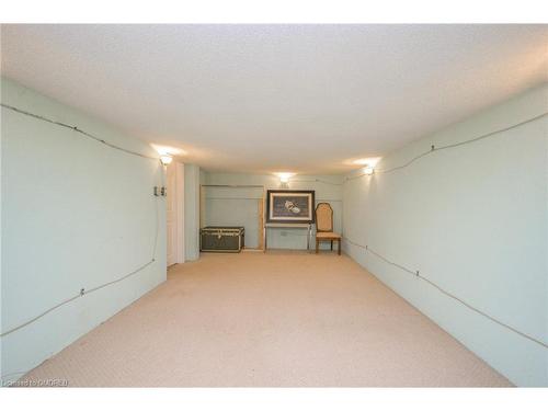 106 Fairwood Place W, Burlington, ON - Indoor Photo Showing Other Room