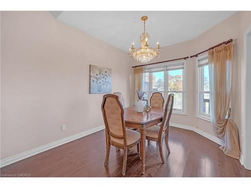 106 Fairwood Place W, Burlington, ON - Indoor Photo Showing Dining Room