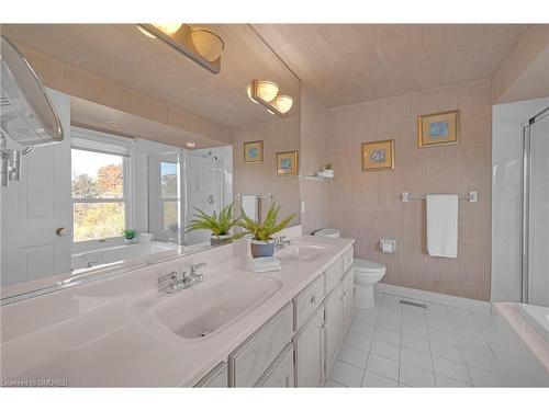 106 Fairwood Place W, Burlington, ON - Indoor Photo Showing Bathroom