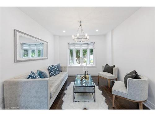 1204 Potters Wheel Crescent, Oakville, ON - Indoor Photo Showing Living Room