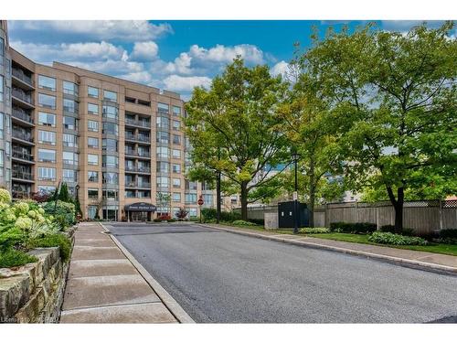 517-2511 Lakeshore Road W, Oakville, ON - Outdoor With Balcony With Facade