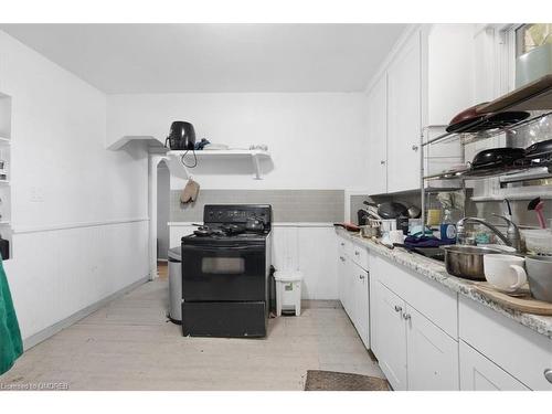 83 Haddon Avenue S, Hamilton, ON - Indoor Photo Showing Kitchen