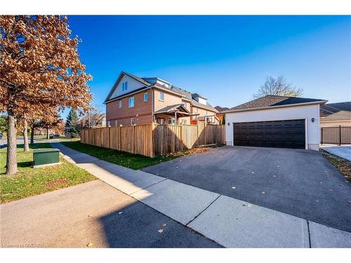 2540 Sunnyhurst Close, Oakville, ON - Outdoor