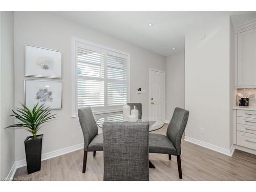 2540 Sunnyhurst Close, Oakville, ON - Indoor Photo Showing Dining Room