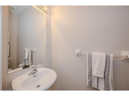 2540 Sunnyhurst Close, Oakville, ON - Indoor Photo Showing Bathroom