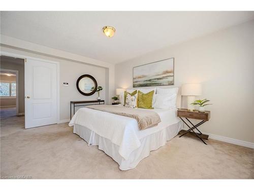 2540 Sunnyhurst Close, Oakville, ON - Indoor Photo Showing Bedroom