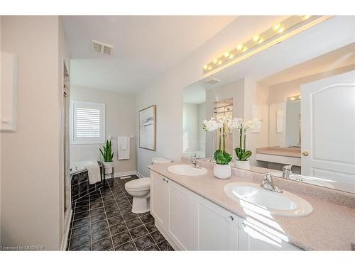 2540 Sunnyhurst Close, Oakville, ON - Indoor Photo Showing Bathroom