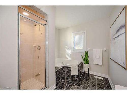 2540 Sunnyhurst Close, Oakville, ON - Indoor Photo Showing Bathroom