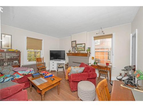 117 Fairleigh Avenue S, Hamilton, ON - Indoor Photo Showing Living Room