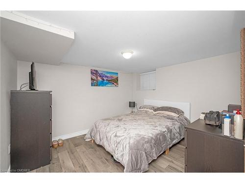 117 Fairleigh Avenue S, Hamilton, ON - Indoor Photo Showing Bedroom