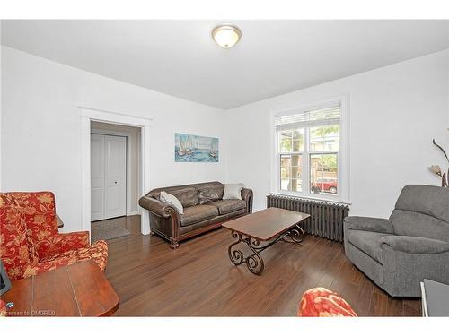 117 Fairleigh Avenue S, Hamilton, ON - Indoor Photo Showing Living Room