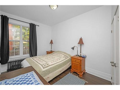 117 Fairleigh Avenue S, Hamilton, ON - Indoor Photo Showing Bedroom