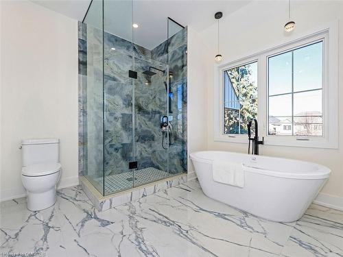 5538 Eaton Avenue, Burlington, ON - Indoor Photo Showing Bathroom