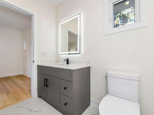 5538 Eaton Avenue, Burlington, ON - Indoor Photo Showing Bathroom