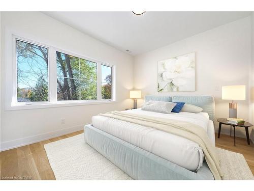 5538 Eaton Avenue, Burlington, ON - Indoor Photo Showing Bedroom