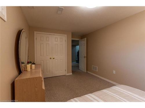 33 Draper Street, Brantford, ON - Indoor Photo Showing Bedroom