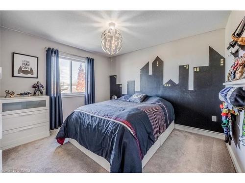 309 Vienna Street Street, Hamilton, ON - Indoor Photo Showing Bedroom